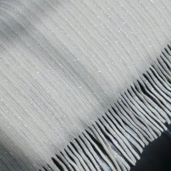 Max Studio Home Throw - Picture 4 of 11